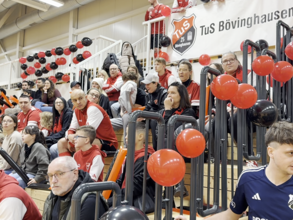 Qualifikation zur 40. Hallenfußball-Stadtmeisterschaft: TuS Bövinghausen 25 begeistert in der Sporthalle Kreuzstraße